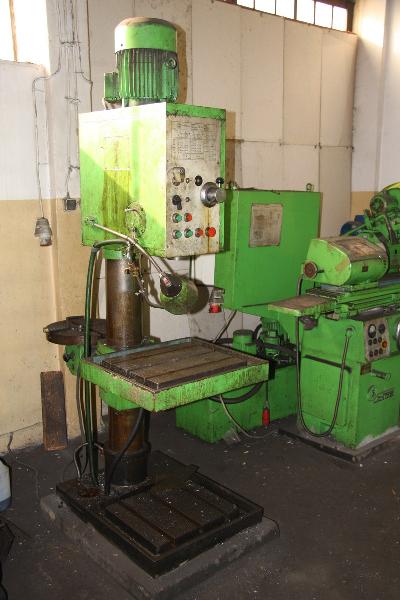 Used ZDZ Katowice WED- 32 Pillar drill for Sale (Auction Premium) | NetBid Industrial Auctions